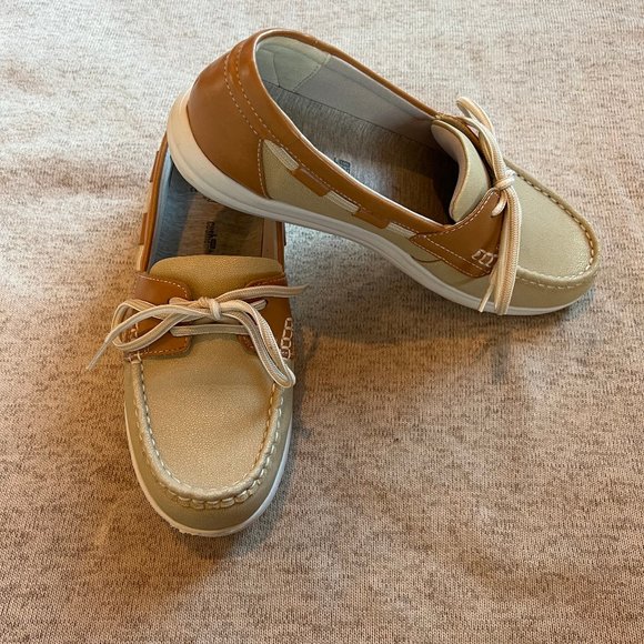 clarks cloudsteppers boat shoes